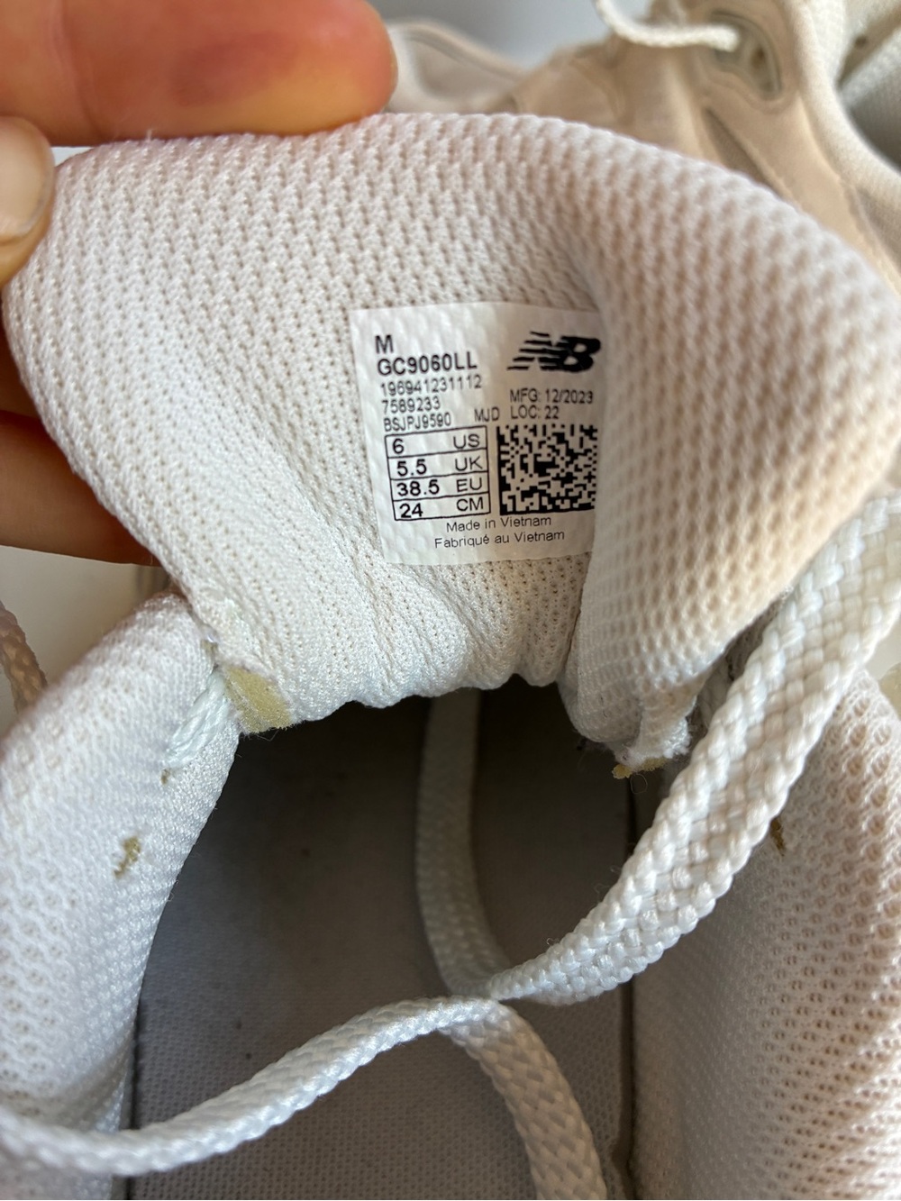 New Balance Women’s Off-White Chunky Runner Sneakers - Picture 4 of 4